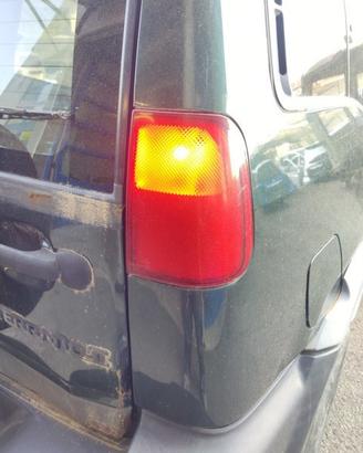 Fanale post destro NISSAN TERRANO II 1997