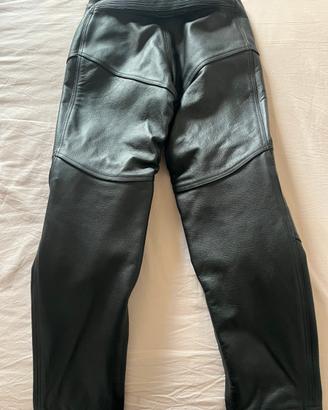 Pantaloni in pelle da moto