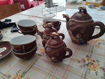 Servizio da tè o caffè in porcellana Giapponese.
