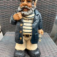 Statua intagliata in legno