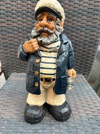 Statua intagliata in legno