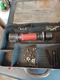 Pistola spara chiodi manuale