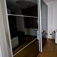 Camera da letto (armadio+ 2 comodini+comò)