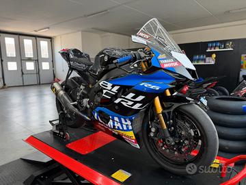Yamaha YZF R6 PRONTO PISTA OHLINS!