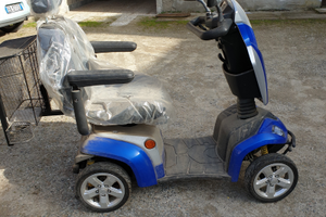 Mezzo da trasporto elettrico a 4 ruote