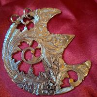 oggetti in acciaio traforato