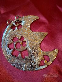 oggetti in acciaio traforato