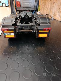 Camion tamiya RC 1/14