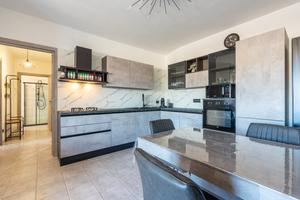 Trivano in con terrazza