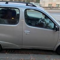 Ricambi usati toyota yaris verso(2000)1.3b 63kw 5p