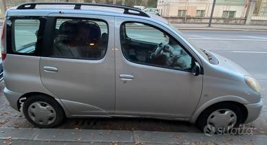 Ricambi usati toyota yaris verso(2000)1.3b 63kw 5p