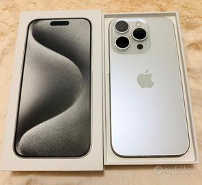 iPhone 15 Pro 256GB Perfetto + 6 Cover + Vetrino