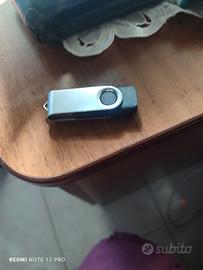 Chiavetta USB 16 gb 