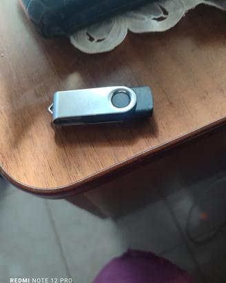 Chiavetta USB 16 gb 