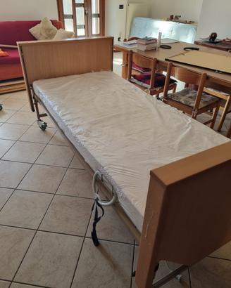 Letto degenza elettrico + materasso antidecubito