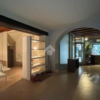 NEGOZIO A VALEGGIO SUL MINCIO