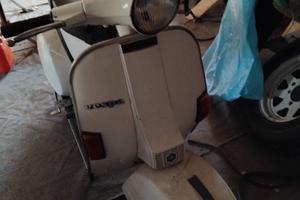 VESPA P 200 E 