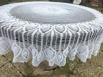 tovaglia rotonda fatta a mano 