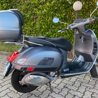 Vespa gts 300 super grigio opaca