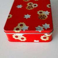 scatola latta NUOVA con formine + ricette x dolci