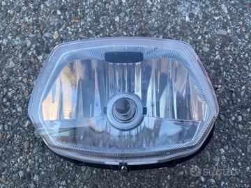 Faro piaggio vespa sprint anteriore -usato