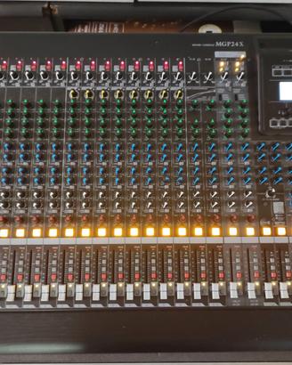 Mixer Yamaha MGP24X