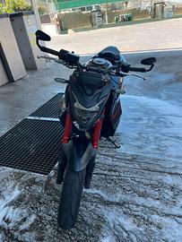 Honda hornet 750