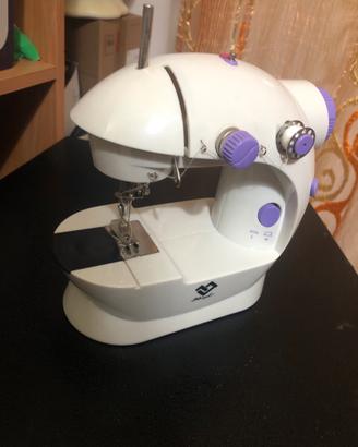 Macchina da cucire sewing machine