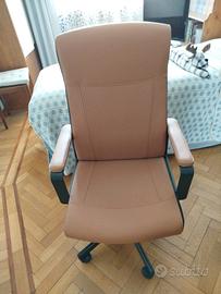 Poltrona da ufficio con rotelle