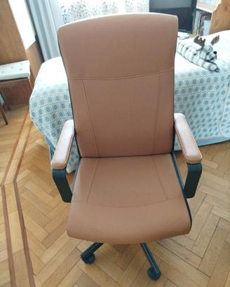 Poltrona da ufficio con rotelle