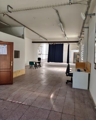 Deposito Magazzino Prato est / centro