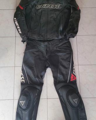 Tuta spezzata Dainese in vera pelle.