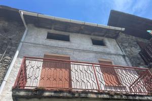 Trilo atredato con balcone