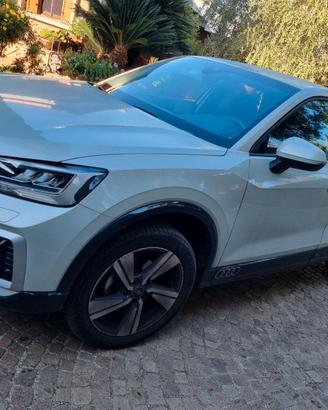 AUDI Q2 Business Advanced