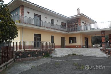 Cod.A106 Appartamento in villa 1°Piano