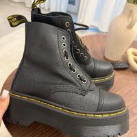 Stivali Dr Martens neri