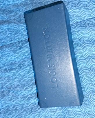 occhiali da sole rosa 