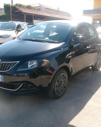 Lancia Ypsilon 1.0 FireFly 5 porte S&S Hybrid Albe