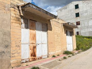 Garage con 2 portoni via Danilo Dolci