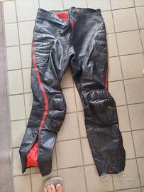 Tuta pantaloni in pelle da moto