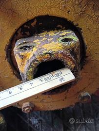 Giunto cardanico griffato