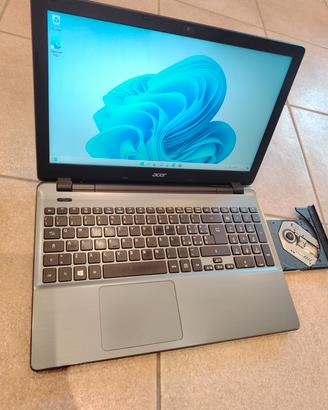 Acer i5 8 gb SSD 250 GB 