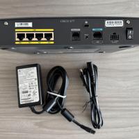 Router Cisco 877