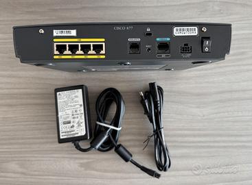 Router Cisco 877