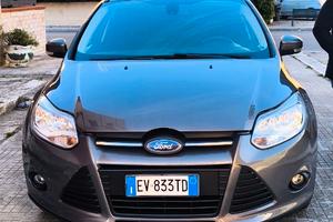 Ford Focus 1.6 benzina GPL