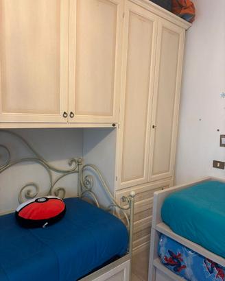 Armadio letto e armadio a una anta