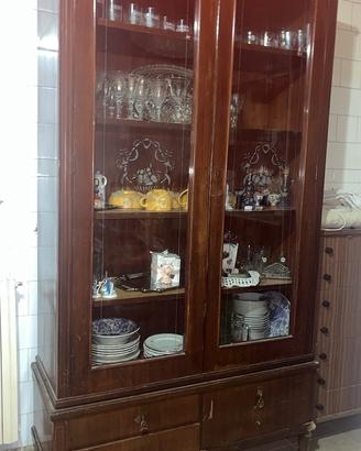 Vetrina cristalliera antica in legno