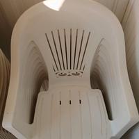 n.27 Sedie da giardino in plastica
