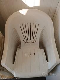 n.27 Sedie da giardino in plastica