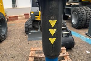 DEMOLITORE IDRAULICO HAMMER SB100